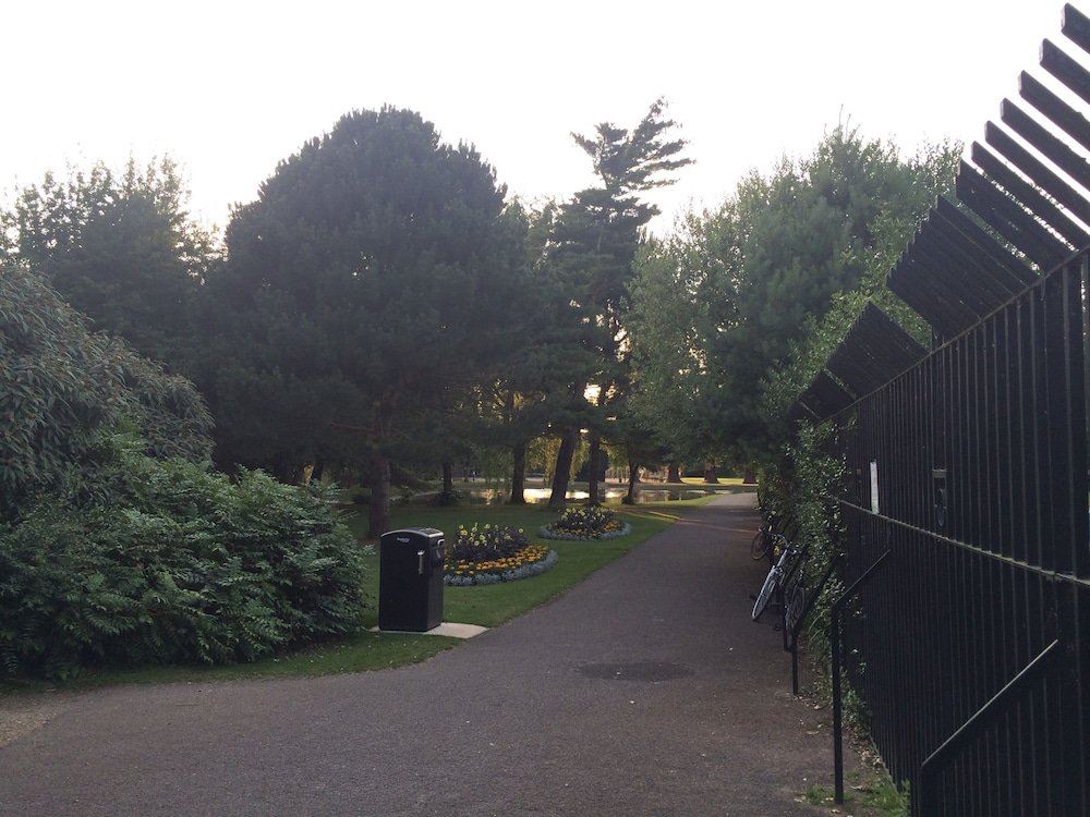 Фото 17 Chilswell Road