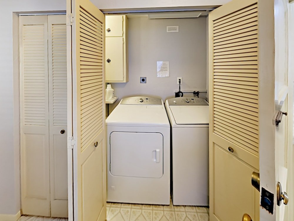 Фото Home with Mission Valley Views by RedAwning