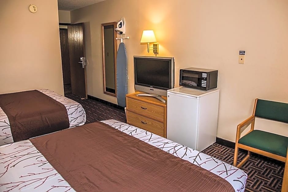 Фото Americas Best Value Inn and Suites Detroit Lakes