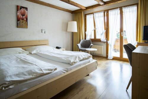 Гостиница Hotel Alphorn Gstaad GmbH в Гштаде