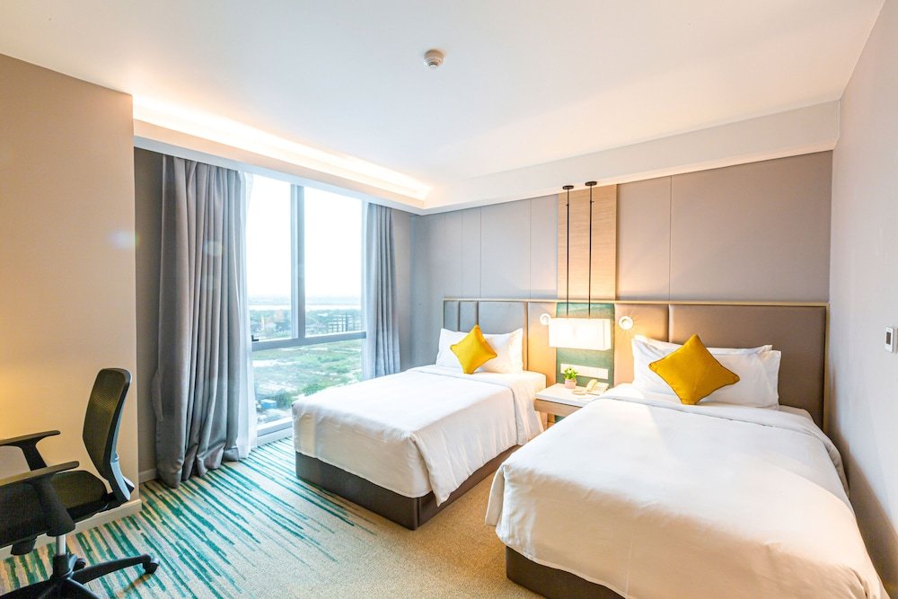 Фото Zealax Hotel & Residence