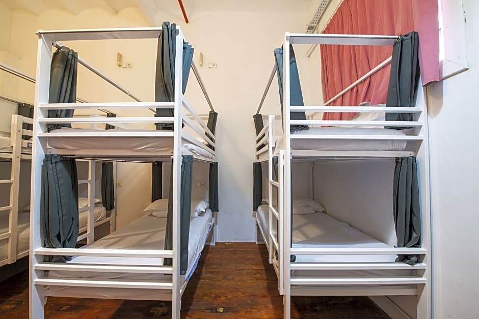 Фото Safestay Barcelona Gothic