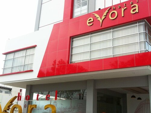 Гостиница Evora Hotel в Сурабае