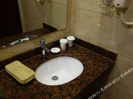 Фото GreenTree Inn Shanghai Hongqiao Hub Convention Center Jinghua Road Shell Hotel