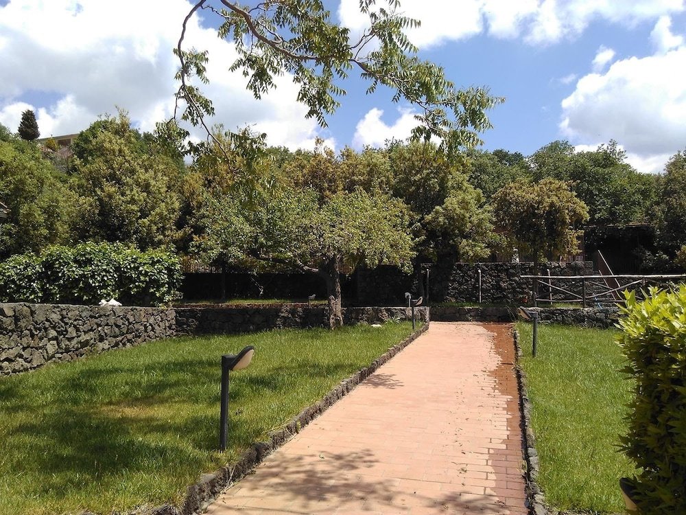 Фото Le Cisterne dell'Etna