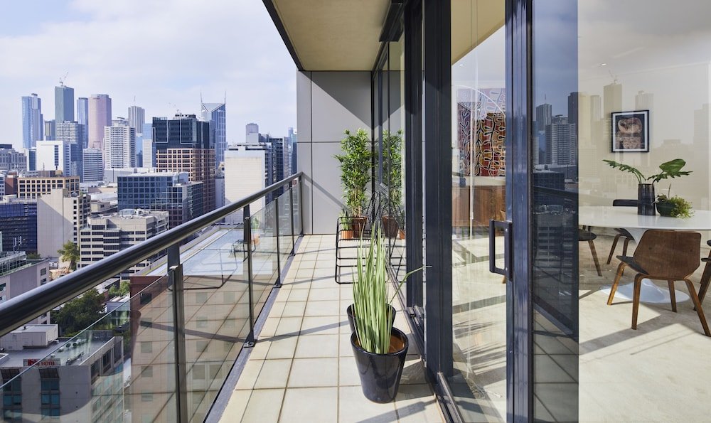Фото Penthouse Apartment in Melb Cbd Perfect Location