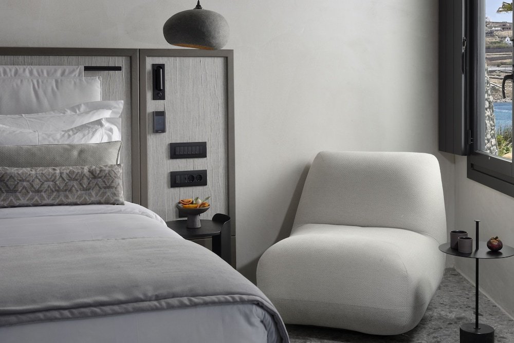 Фото Aeonic Suites and SPA