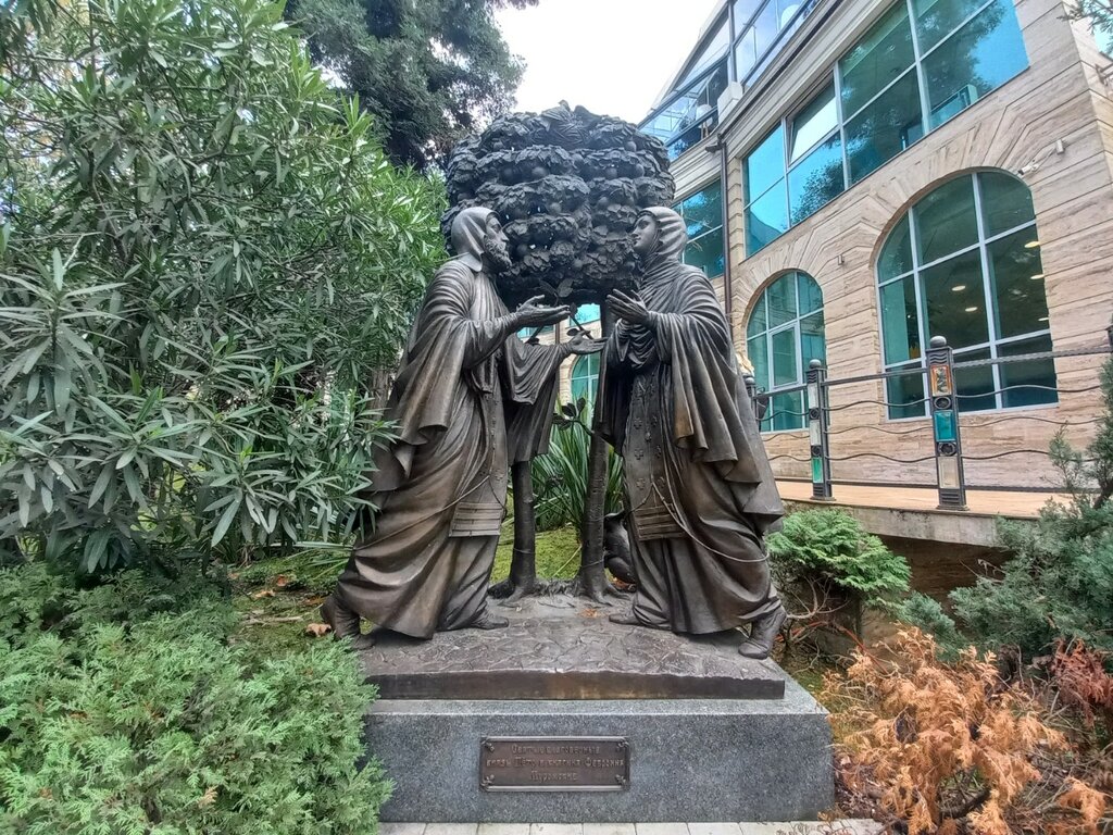 Genre sculpture Пётр и Феврония Муромские, Sochi, photo