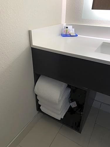 Фото Holiday Inn Express Minneapolis West Plymouth, an Ihg Hotel