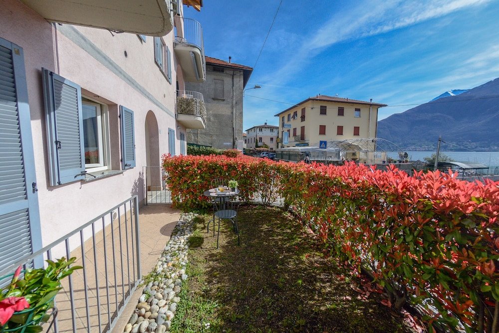 Фото Pianello Charming Lake View