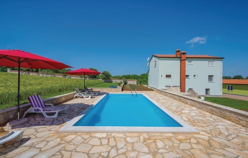 Гостиница Beautiful Home in SV. lovrec With Wifi, Outdoor Swimming Pool and 2 Bedrooms