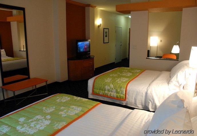 Фото Fairfield Inn & Suites by Marriott San Antonio Seaworld