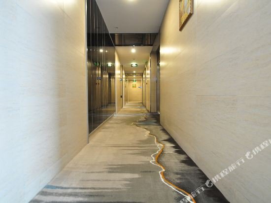 Фото Hesheng Business Hotel