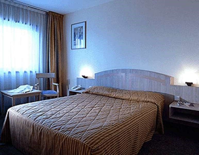 Фото Mercure Marseille Centre Vieux Port