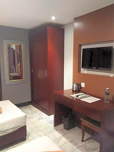 Фото Hotel Mustika Senen