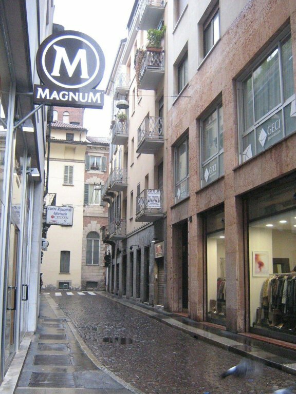 Гостиница Flat In Milan Duomo City Center в Милане