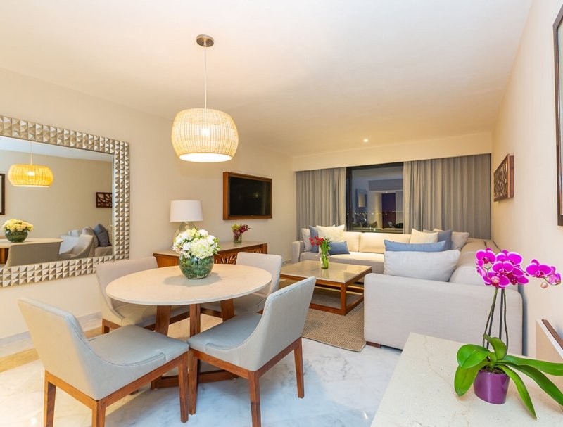 Фото Park Royal Beach Cancún - All Inclusive