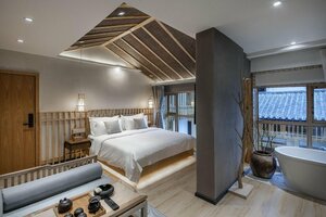 Гостиница LiJiang Palace Hotel by Marple Palace Group