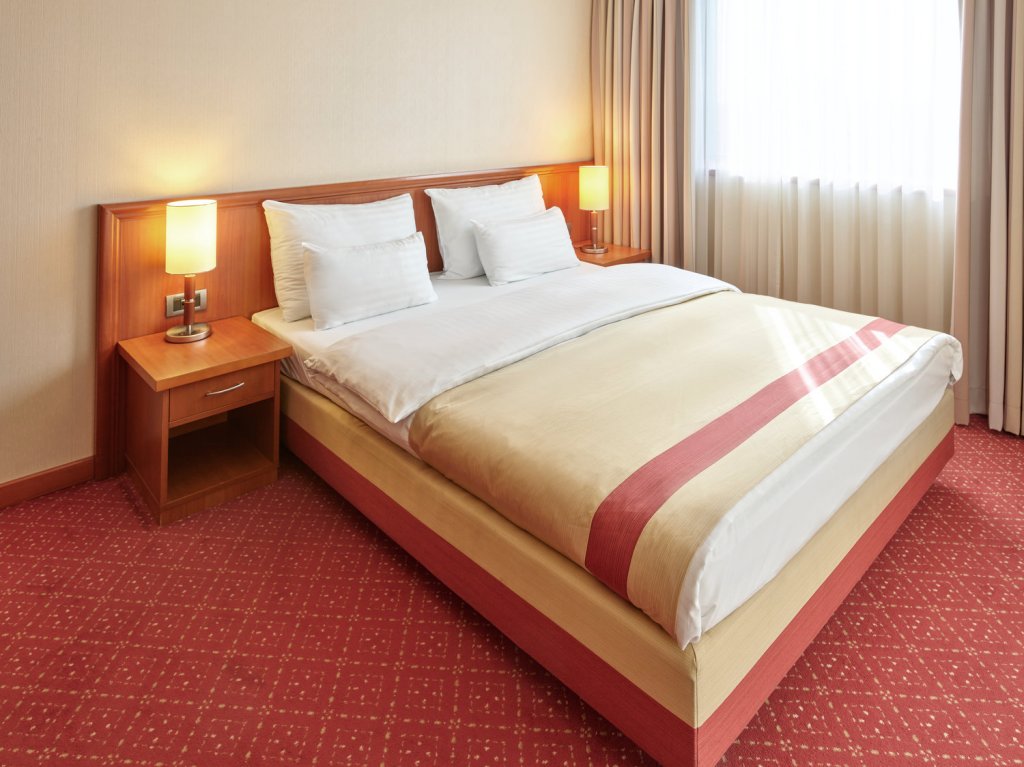 Фото International Hotel