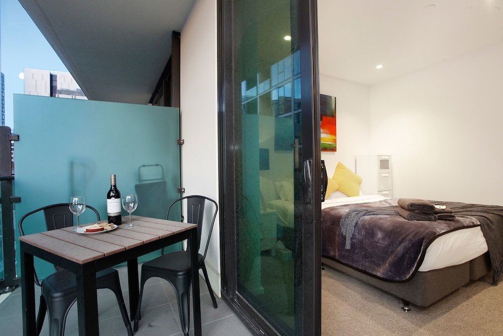 Фото StayCentral on Lonsdale