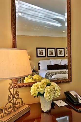 Фото Westlake Village Inn