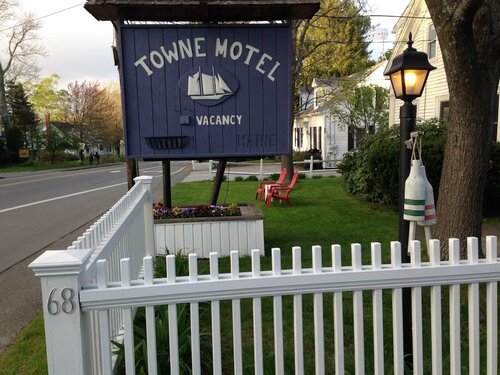 Гостиница The Towne Motel