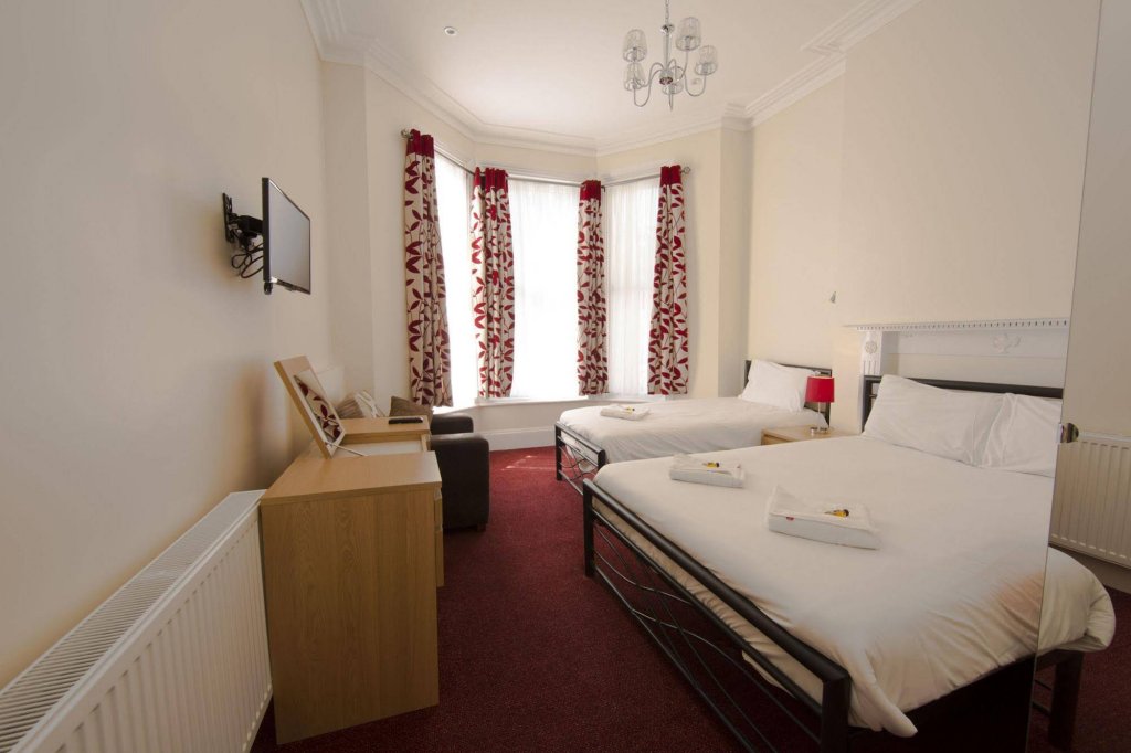 Фото Oyo Sino Hotel