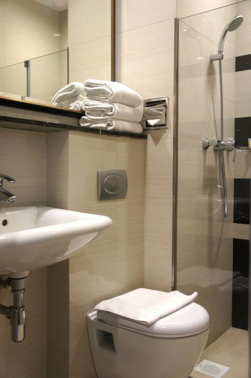 Фото V Hotel Bencoolen