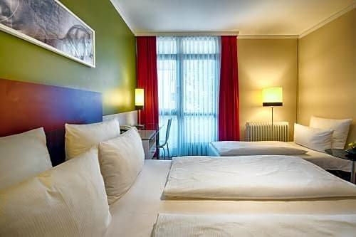 Фото Leonardo Hotel & Residenz München