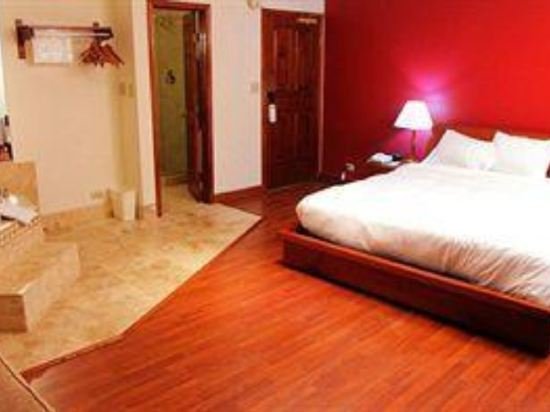 Фото Inn at Lincoln Park