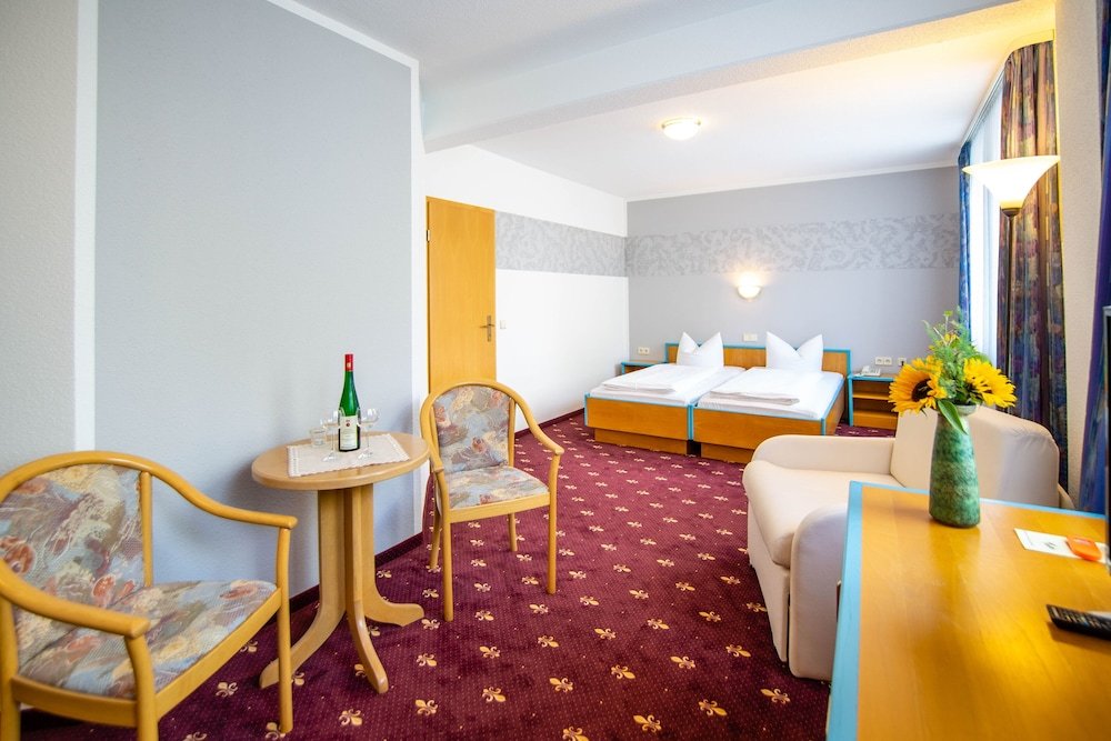 Фото Hotel Gasthof Zur Heinzebank