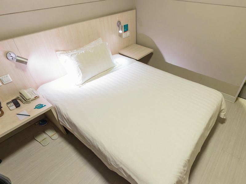 Фото Jinjiang Inn Jinan Jingsanweiba Road