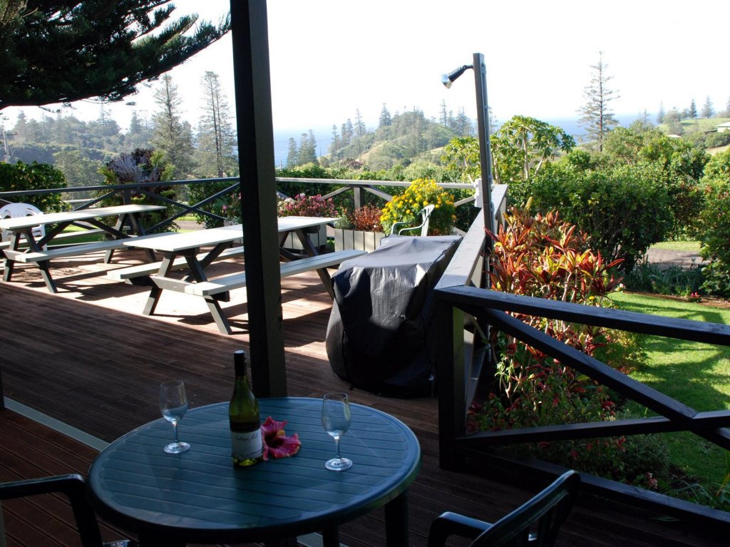 Фото Cascade Garden Apartments