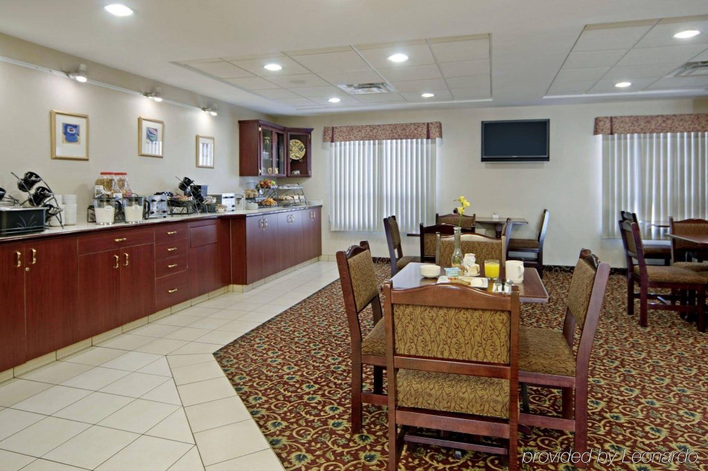 Фото Best Western Plus Red Deer Inn & Suites