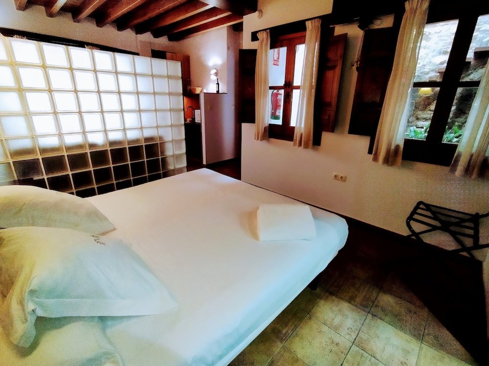 Фото Apartamentos Turisticos Alhambra