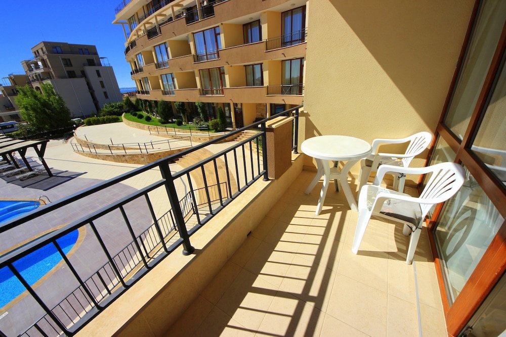 Фото Menada Luxor Apartments