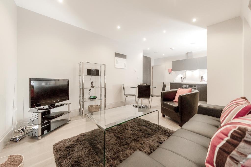 Фото Roomspace Apartments The Quadrant