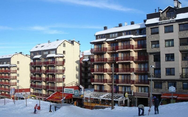 Гостиница Lcb Apartaments Pie de Pistas в Пас-де-ла-Каза