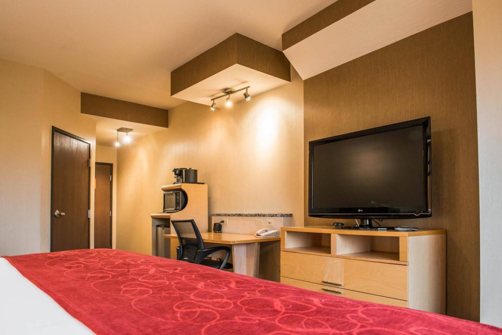 Фото Comfort Suites Monroeville