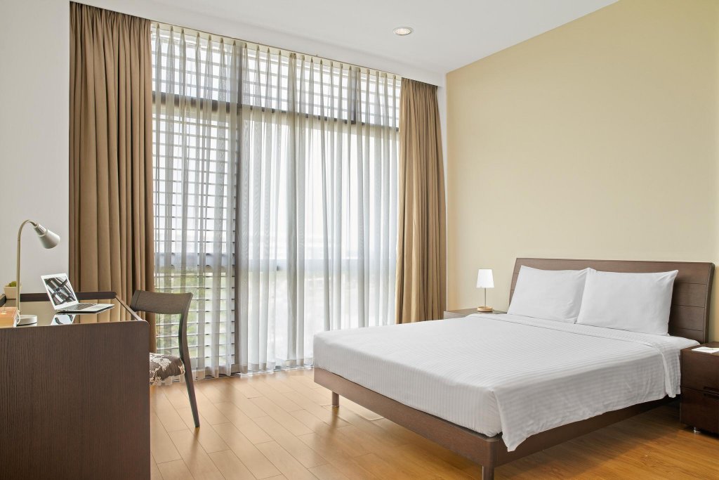 Фото Crescent Residence