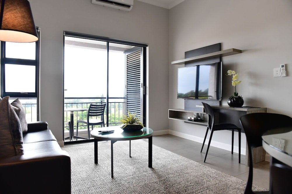 Фото Enigma Hotel Apartments