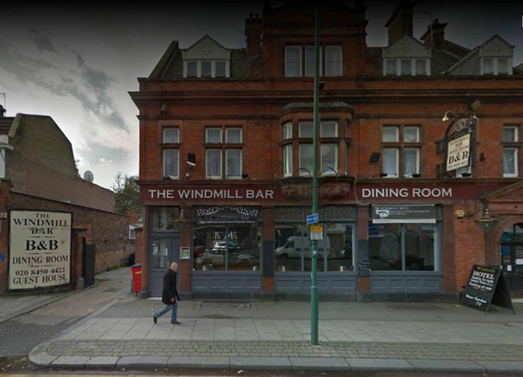 Фото The Windmill