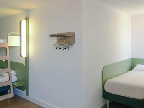 Внешний вид отеля Ibis budget Cholet Centre в Шоле, фото 4