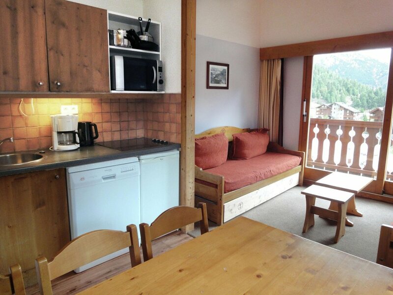 Apartment with balcony on the south adjacent to the slopes in Meribel-Mottaret