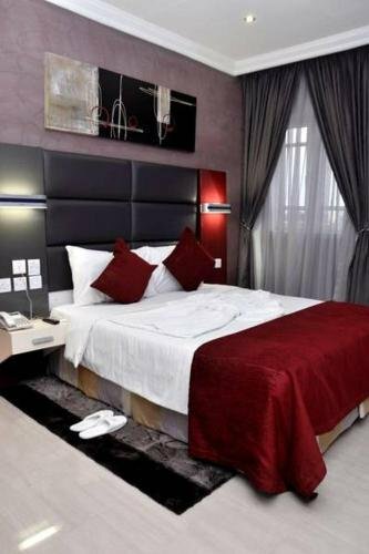 Отель De Edge Port Harcourt в Порт-Харкорте