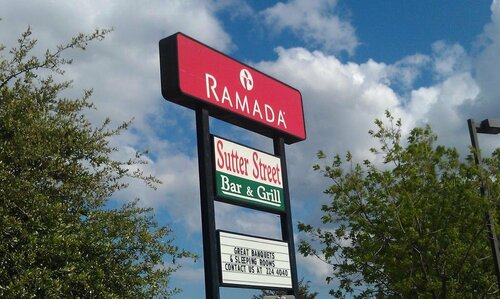 Гостиница Ramada by Wyndham Fresno North во Фресно