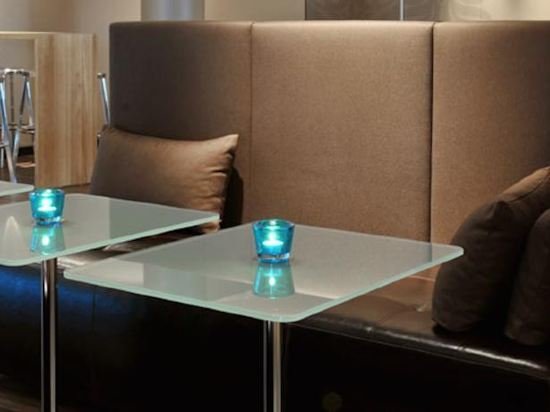 Фото Motel One Hamburg am Michel