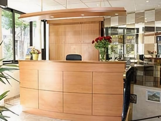 Фото Hotel B Square