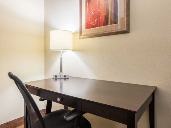 Фото Comfort Inn & Suites Scott-West Lafayette