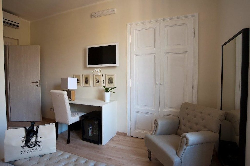 Фото Iulia Guest House